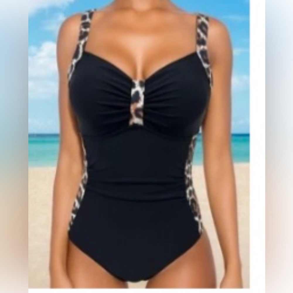 Leopard Detailed one piece NWOT